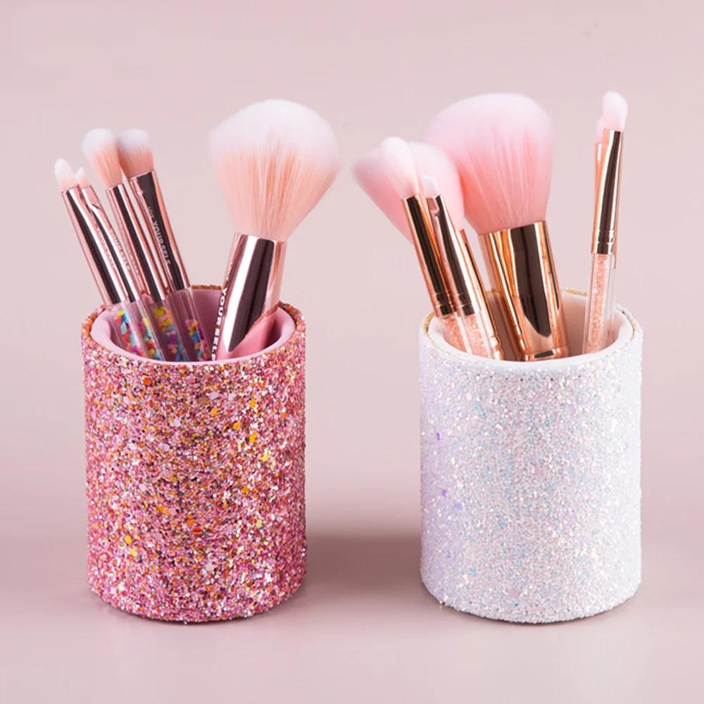 Funkelnder Make-up-Pinselbehäl – Beauty Kiss Makeup Bewertung und Preis